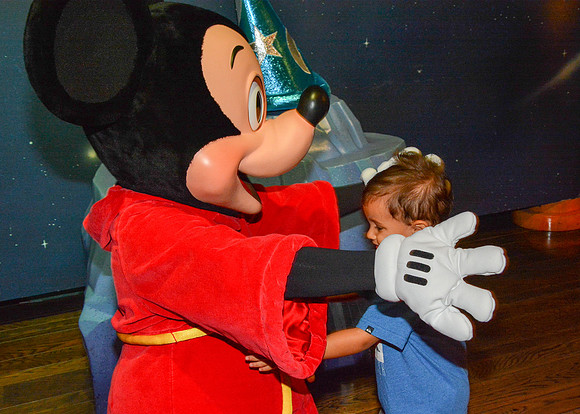 PhotoPass-Mickey-Mouse-382740780825