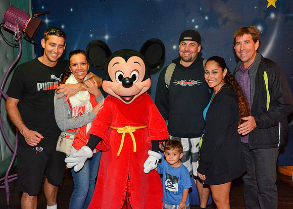 PhotoPass-Mickey-Mouse-382740780842