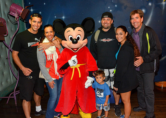 PhotoPass-Mickey-Mouse-382740780839